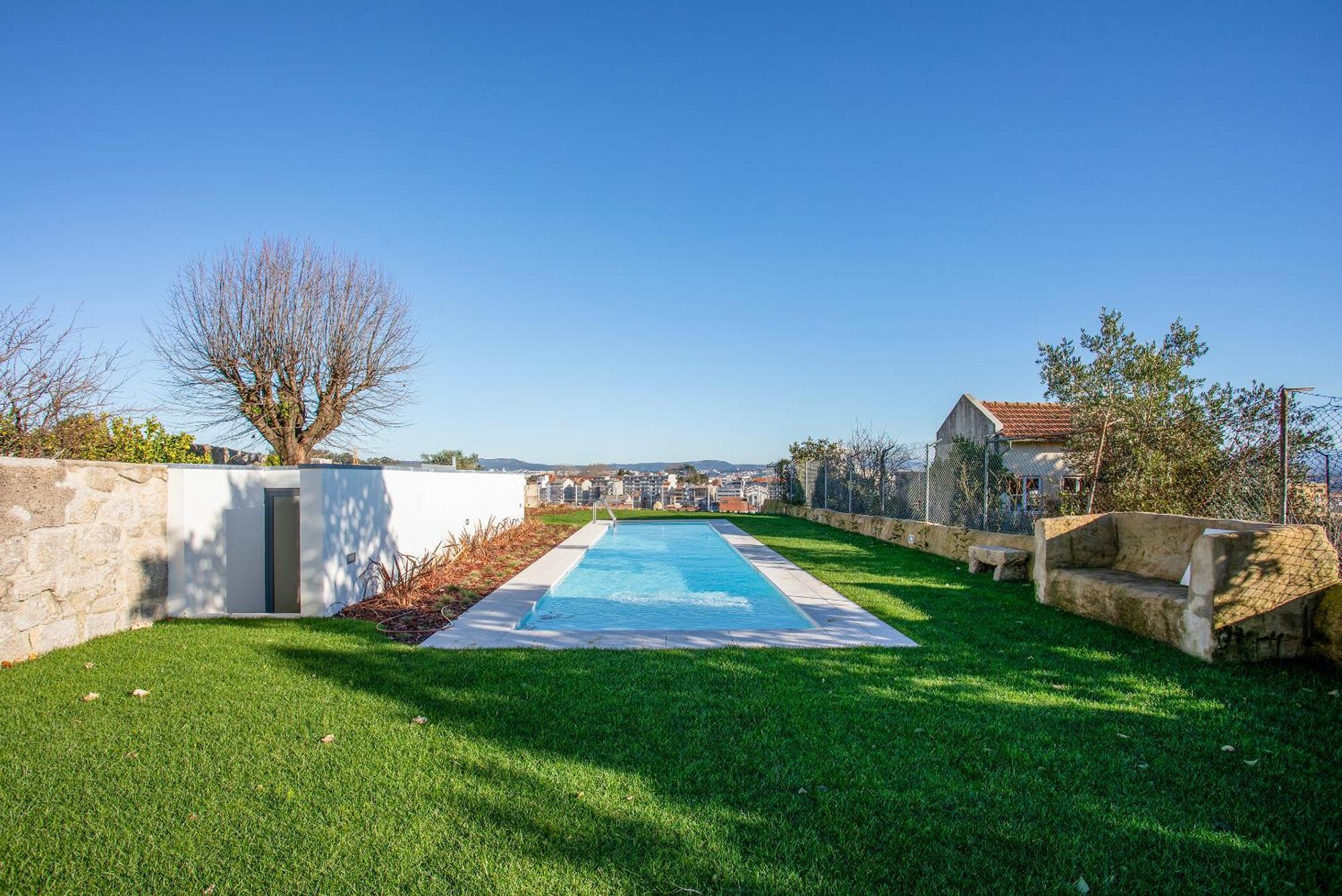 Liiiving In - Haven Pool Apartment